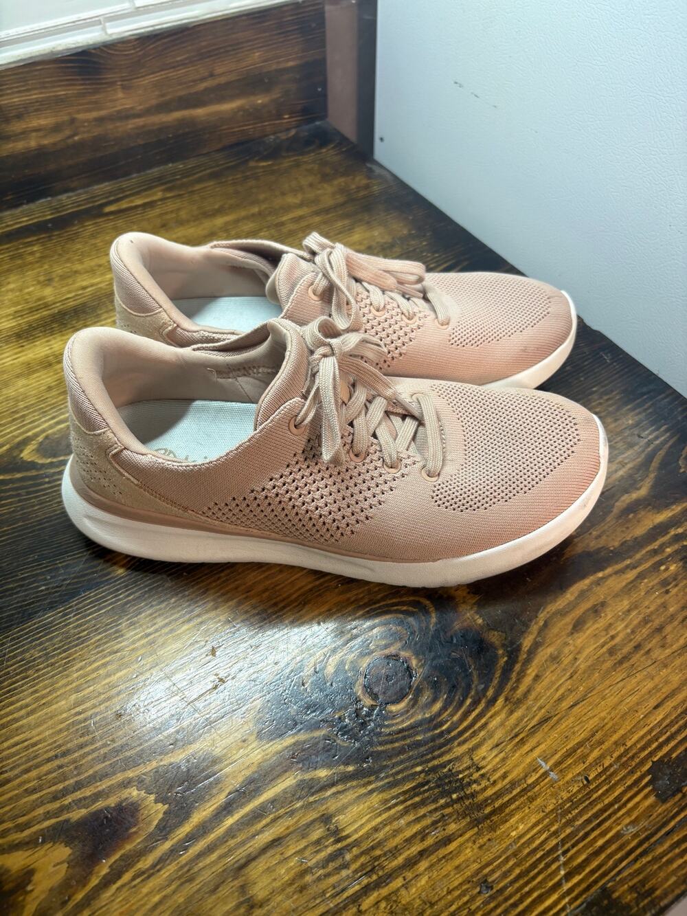 KIZIK Pink Sneakers